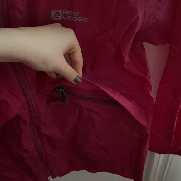 Lightweight Magenta Red Ledge Rain-jacket - Picture 6 of 8